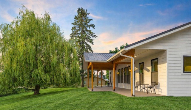 Bear-Themed New Duplex in Polson MT – 2BR Near Flathead Lake & Glacier
