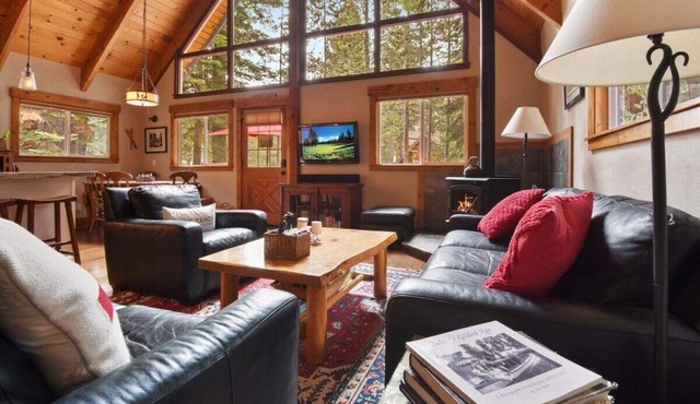 Bearadise Cabin in Tahoma