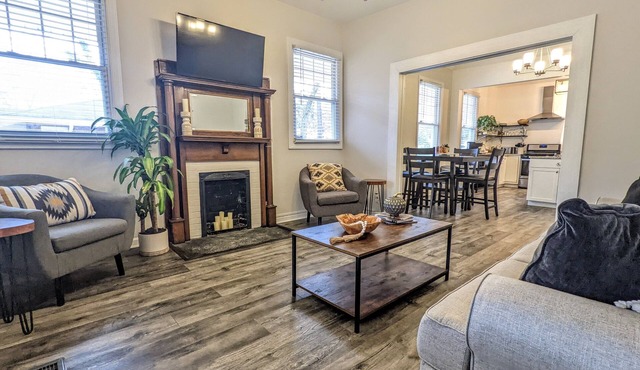 Bearcat Bungalow located in the heart of Downtown