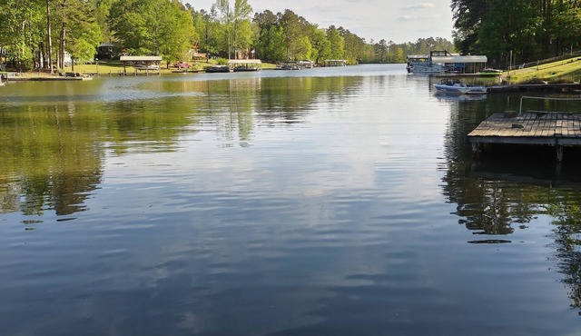Beard Bungalow: Lakefront Home on Lake Greenwood - Cross Hill, SC