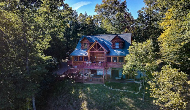 Bearfeet Retreat | Log Cabin in the Blue Ridge Mountains
