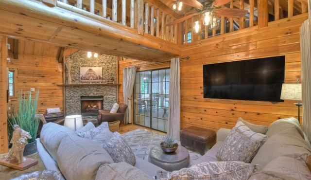 Bearfoot Bend Cabin in Blue Ridge