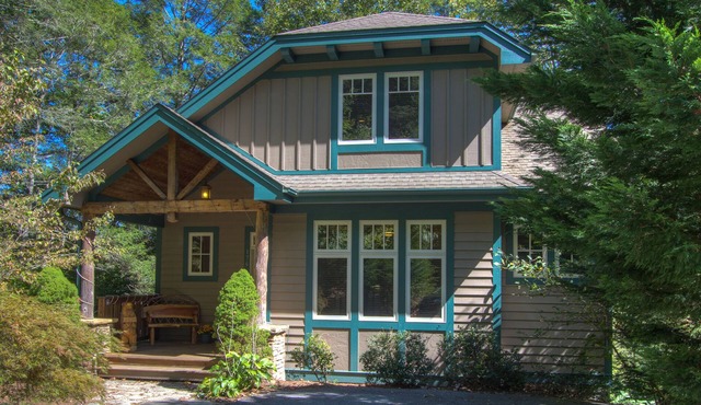Bearfoot Lodge at Echota Resort - Pool, Gym, Fishing Access! Private hot tub!