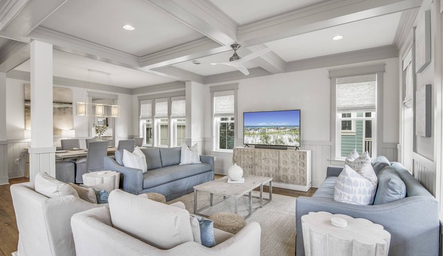 Beargrass. 4 Bedroom Newly Updated with 6-Seater Golf Cart & Bikes!