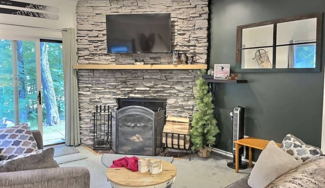 Bearmont- Pool, HotTub, Fireplace