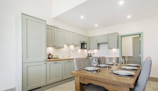 Bears Court North Barn 1