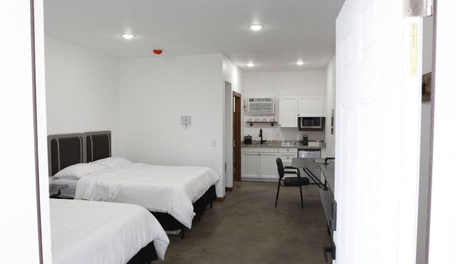 Bears Den Motel