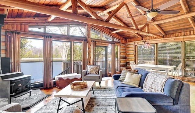 Bears Log Cabin Retreat - private oasis on the tranquil Rideau Lakes System!
