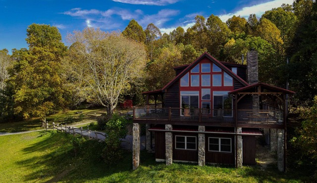 Bearwallow Lodge | Peaceful Retreat with Hot Tub and Outstanding Mountain Views