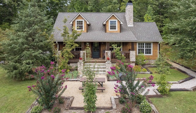 Beary Cozy Easy Access 3br/2.5ba All The Charm Of The Smoky Mountains. Free WiFi