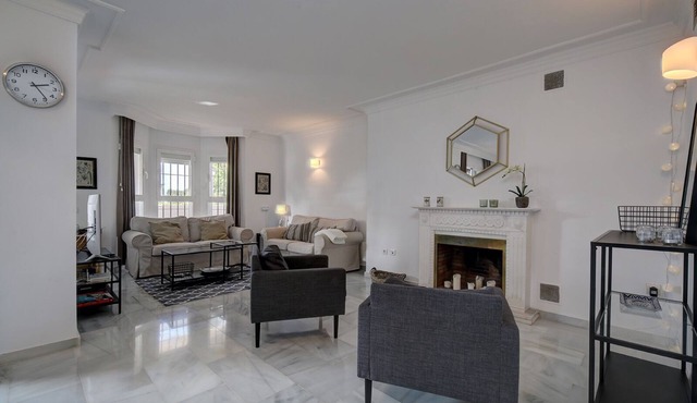 Beatiful spacious 3 bedroom apartment