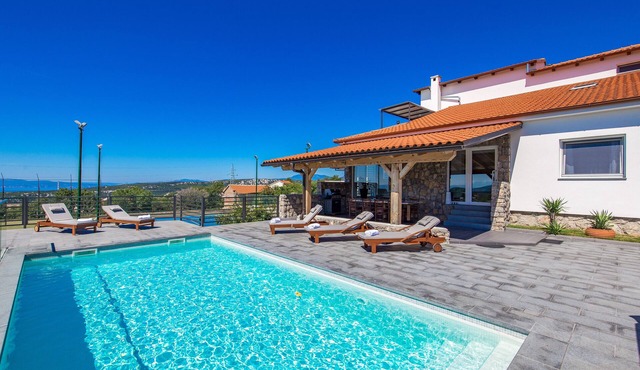 Beatifull Vila with sea view, private swimming pool and tennis court.