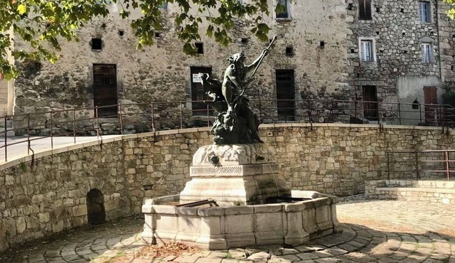 Beau 3 Pièces Moderne et Confortable, à Ghisoni, Corse