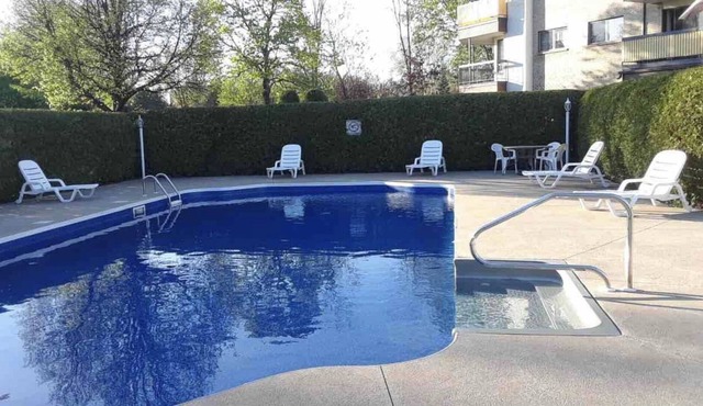 Beautiful condo in St Bruno
