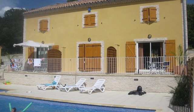 Beau Domaine en Plein sud de L'ardeche Avec Grande Picsine, Bbq, Jeux