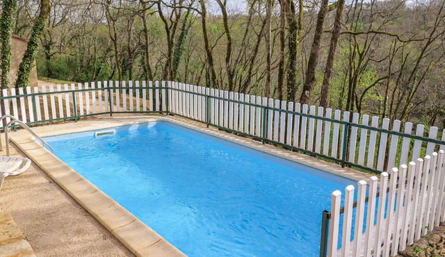 Beautiful private villa for 4 guests with private pool, WIFI, TV, terrace and pets allowed