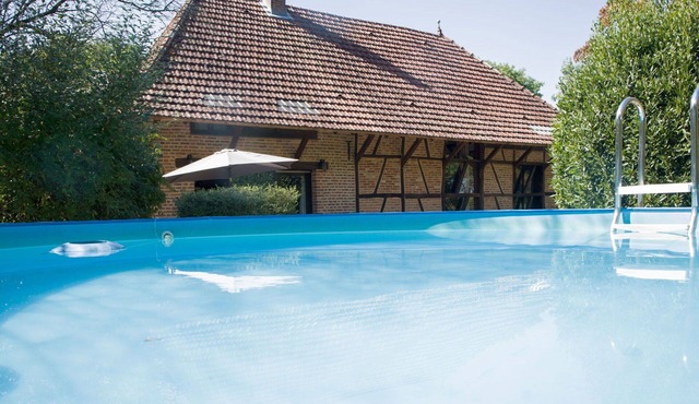 Beautiful private villa for 8 guests with private pool, WIFI, TV, terrace and pets allowed