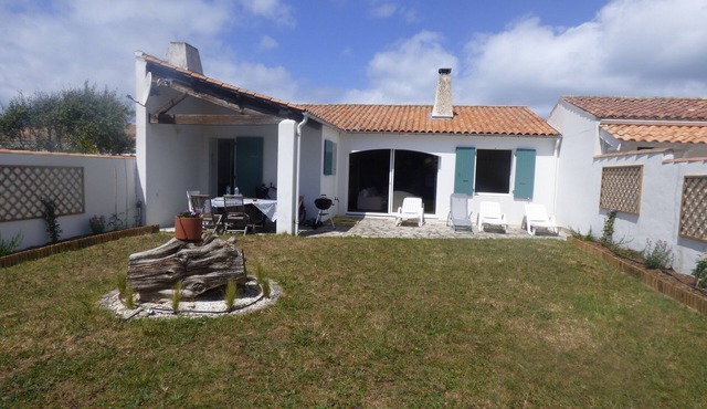 BEAUTIFUL RETAINED HOUSE NEAR BEACHES