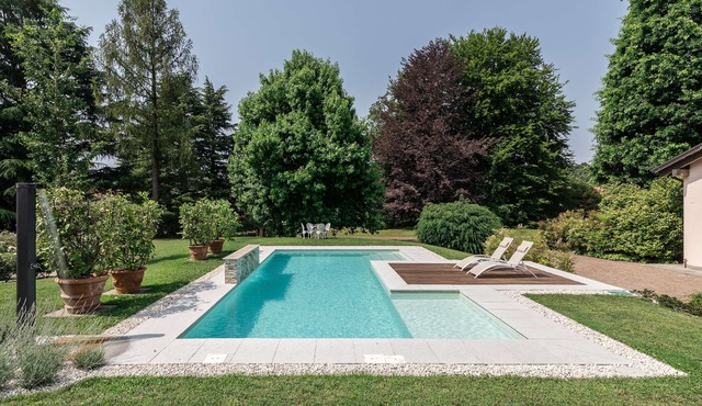 Beautiful villa with pool surrounded by nature near Golf and Tennis courts