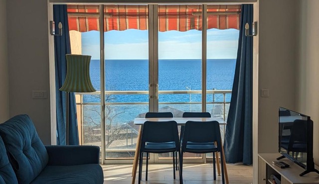 Beau Studio 2* confortable face à la mer