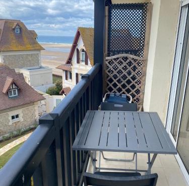 beau studio au bord de la mer