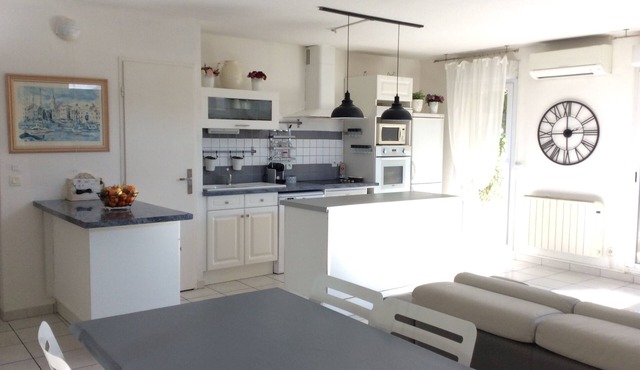 Beau T3. 75 m2 in Marseille 10 minutes from the beaches