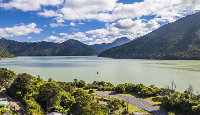 Beau Views - Marlborough Holiday Home