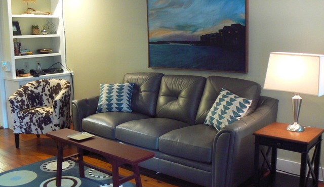 Beaufort in Bloom! Historic District artist's townhouse, WALK EVERYWHERE!