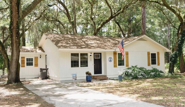 Beaufort, SC - Parris Island GRADS & Dog Friendly