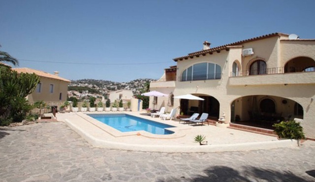 Beaulieu - holiday home with private swimming pool in Moraira