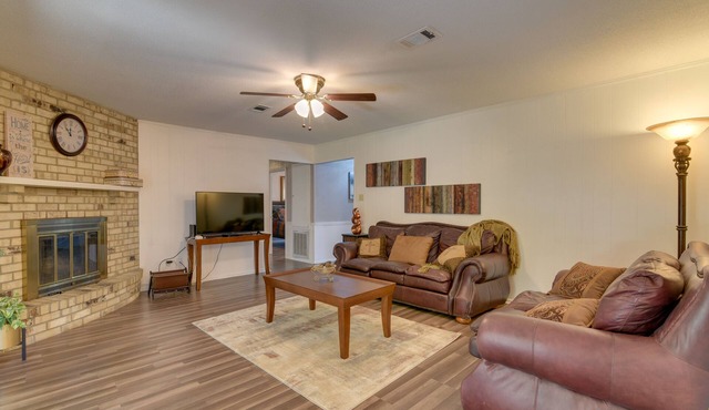 Beaumont Rental Home ~ 2 Mi to Gulf Terrace Park!
