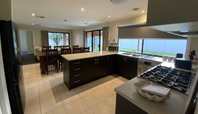 Beaut family stay on Boyd: Pets Welcome