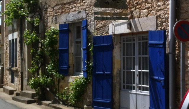 Beautiful holiday home for 3 to 4 people in a small village on the river.