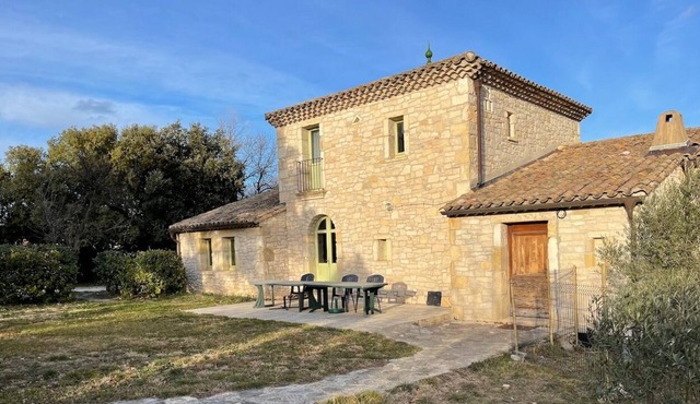 Beautiful southern house with exceptional swimming pool 18 km north of Montpellier