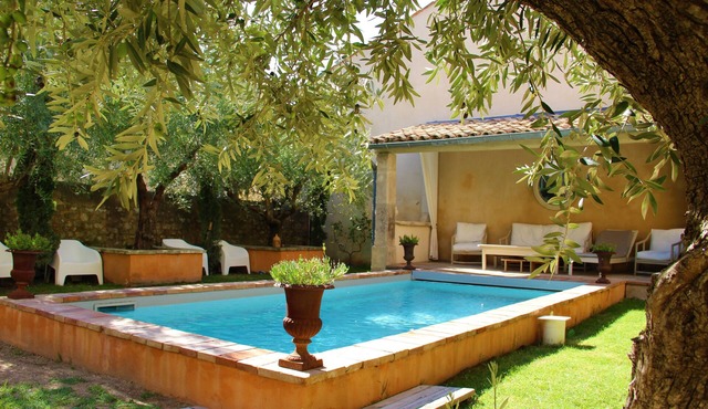 Beautiful house with swimming pool, right in the center of the village