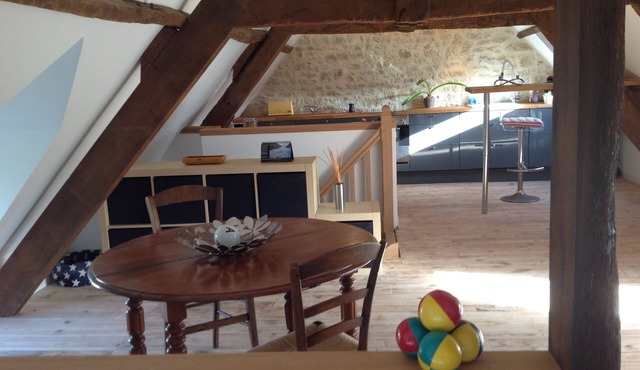 Beautifully furnished studio within an old property