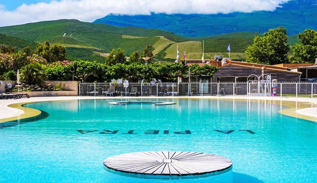 Beautiful apartment in villa with WIFI, A/C, pool, TV, terrace, pets allowed and panoramic view