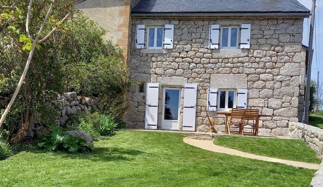 Beautifully restored cottage, all comfort in the heart of the Margeride