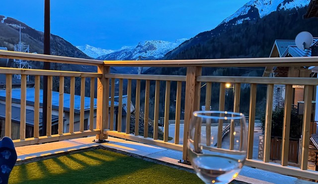 Beautifully restored chalet - ideal for 3 Valleys skiing