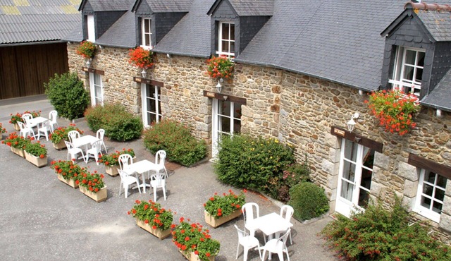 Beautiful apartment for 4 guests with WIFI, pool, TV and terrace