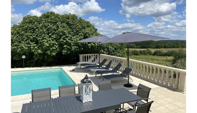 Beautiful house with heated pool and stunning uninterrupted views