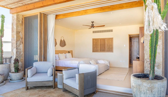 Beautiful Beachfront Family Home