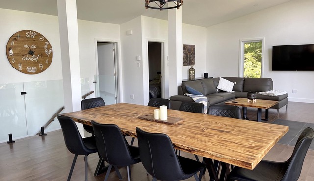 Beautiful brand new chalet with incredible views of lake and mountains