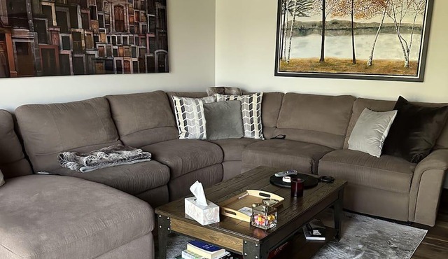Beautiful Home Completely Private and Only one Hour From Montreal