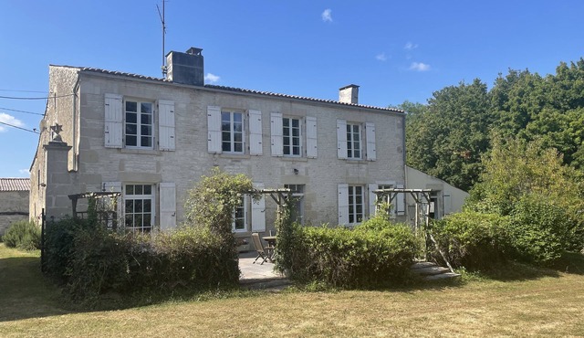 Beautiful country house with private garden and heated swimming pool