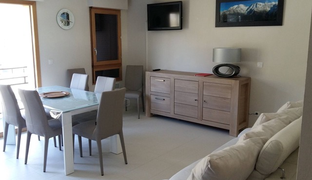 Beautiful new duplex apartment large balcony and garage