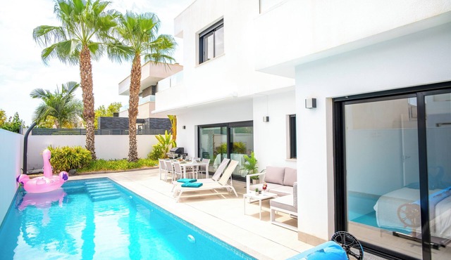 Beautiful villa with pool within walking distance to the beach and restaurants.