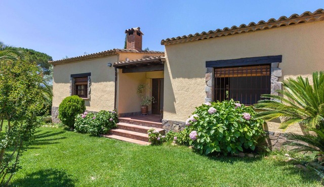 Beautiful private villa for 6 people with private pool, WIFI, balcony and panoramic view