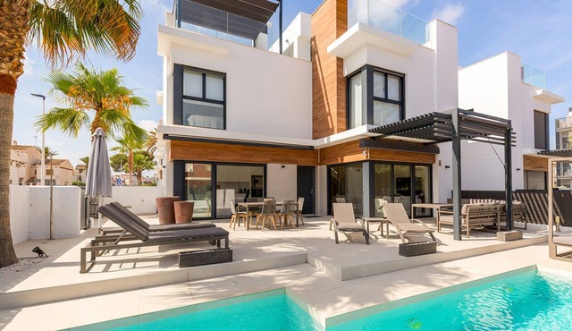 Beautiful House in Santiago de la Ribera