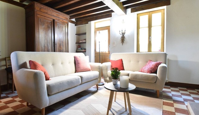 Beautiful authentic holiday home with pool